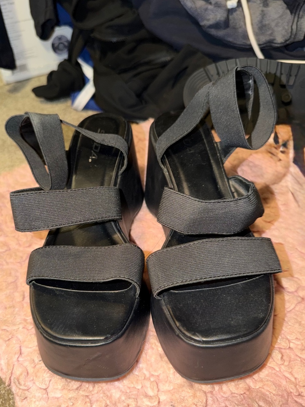 SODA W9.5 Black Platform Strappy Sandals